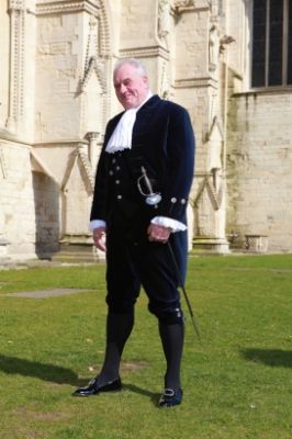 al-highsheriff-roger-biog-273-409_OVtRmNCX Roger Head<br />